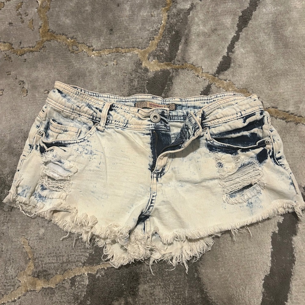 Women's pre wash denim short.